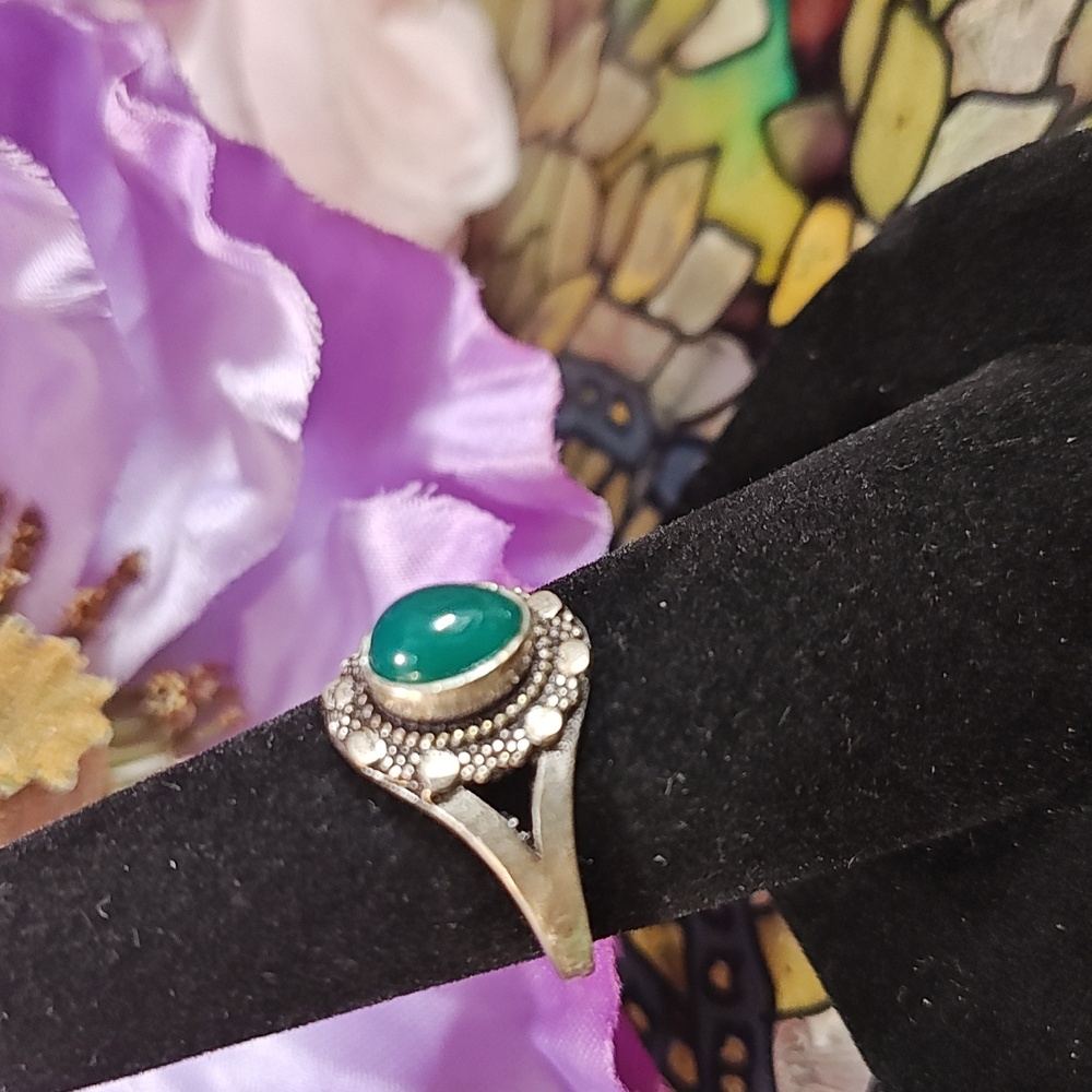 Green Chalcedony Gemstone Silver plated Ring - Size 6 3/4 - Picture 3 of 7